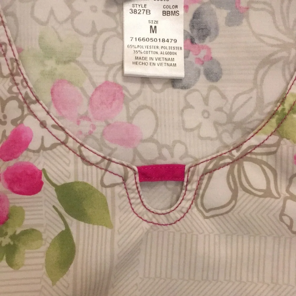 Cherokee Runway Floral Scrub Top Size Medium - Picture 3 of 3
